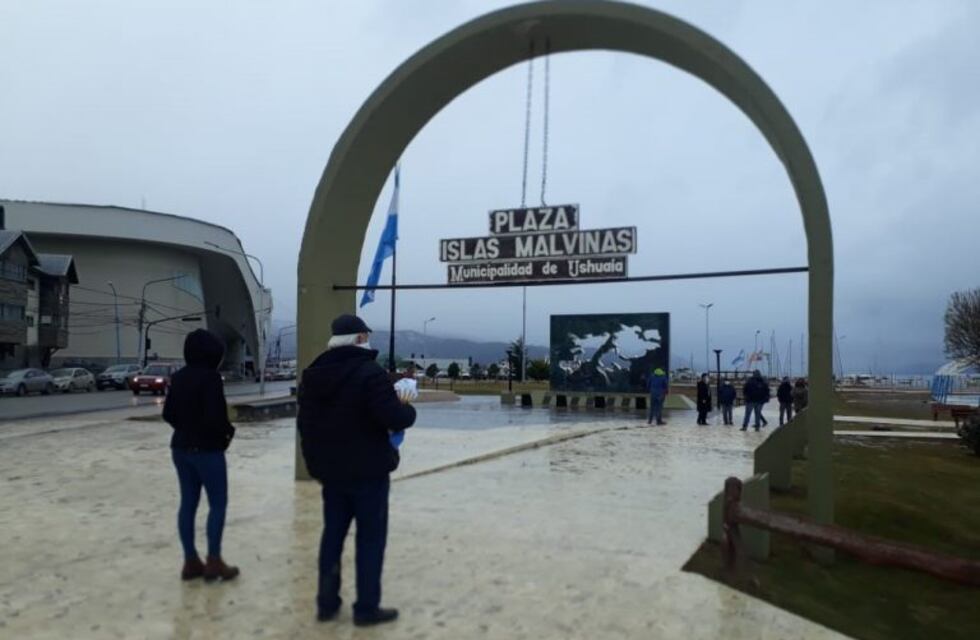 8J: De Sur a Norte en Defensa de los Símbolos Patrios