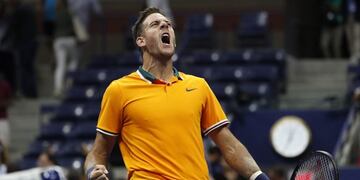 JSX23\u002E New York (United States), 01/09/2018\u002E- Juan Martin del Potro of Argentina celebrates after defeating Fernando Verdasco of Spain during the fifth day of the US Open Tennis Championships the USTA National Tennis Center in Flushing Meadows, New York, USA, 31 August 2018\u002E The US Open runs from 27 August through 09 September\u002E (Tenis, Abierto, España, Estados Unidos, Nueva York) EFE/EPA/JASON SZENES