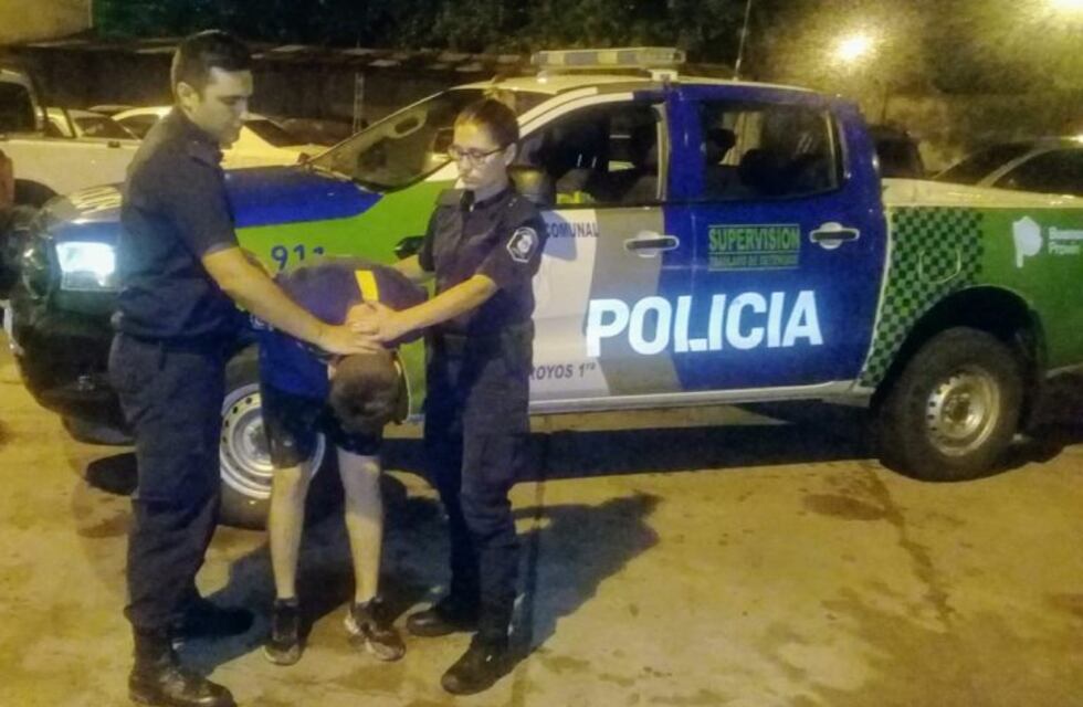 Joven con frondoso prontuario fue aprehendido por circular en una moto robada pero fue liberado