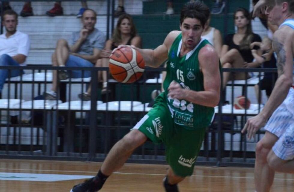 Parque le ganó a Oberá y sigue arriba