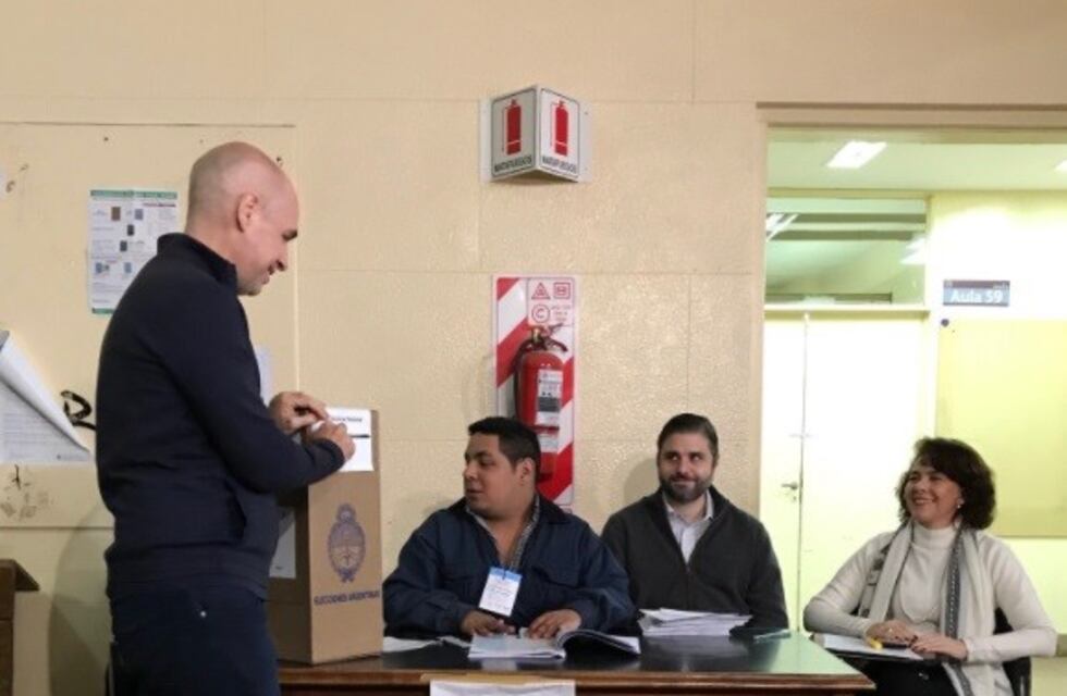 Horacio Rodríguez Larreta votó en la Facultad de Derecho de la UBA