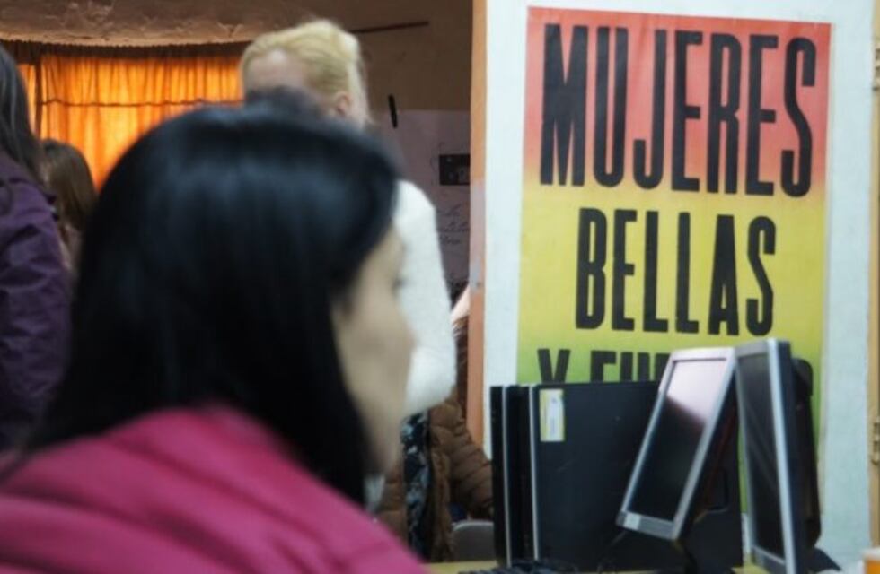 Cinco mujeres presas en Los Hornos rindieron su primer examen universitario