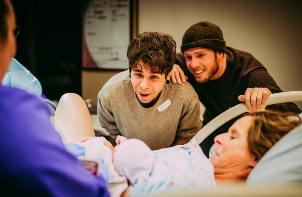 Una mujer de 61 años dio a luz a su propio nieto