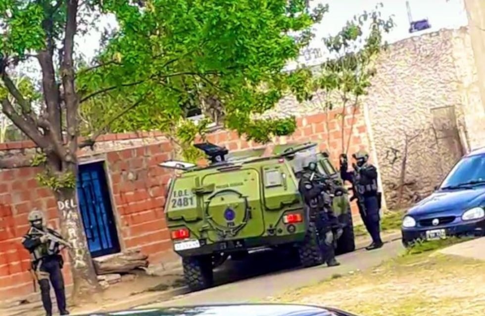 Una docena de allanamientos de fuerzas federales por narcotráfico y un crimen