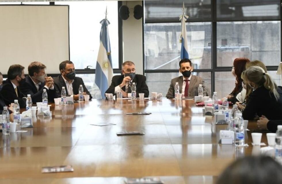 Legislatura: Jaldo recibió a miembros de la Asociación de Jardines Maternales