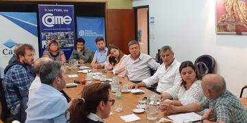 La Cámara de Comercio transmitió inquietudes a los precandidatos a Gobernador