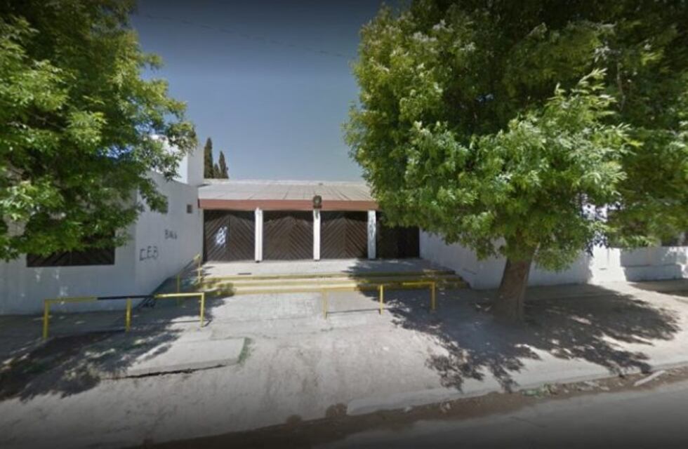 Delincuentes de poca monta: entraron a robar y se llevaron un carrito de compras