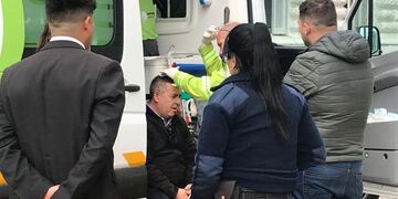 Manifestantes realizaron destrozos en plaza Moreno y apedrearon la municipalidad de La Plata