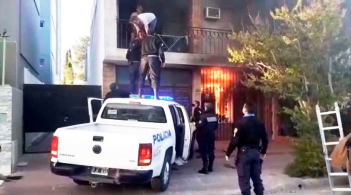 Incendio y tensión en una casa de Santa Rosa (El Diario)