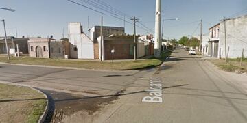 El siniestro se produjo e la intersección de Balcarce y Benítez\u002E (Street View)