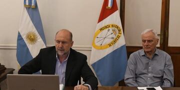 El mandatario asistió por videoconferencia a la reunión con sus pares y el presidente Alberto Fernández\u002E (@omarperotti)