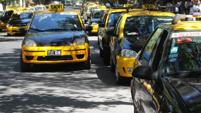 Los propietarios de taxis de Mendoza piden un aumento de 46% en la tarifa