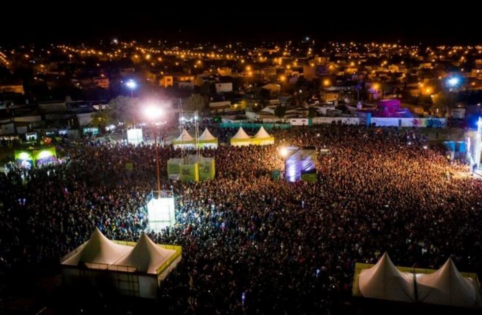 Más de 30.000 bahienses en la fiesta de la Primavera