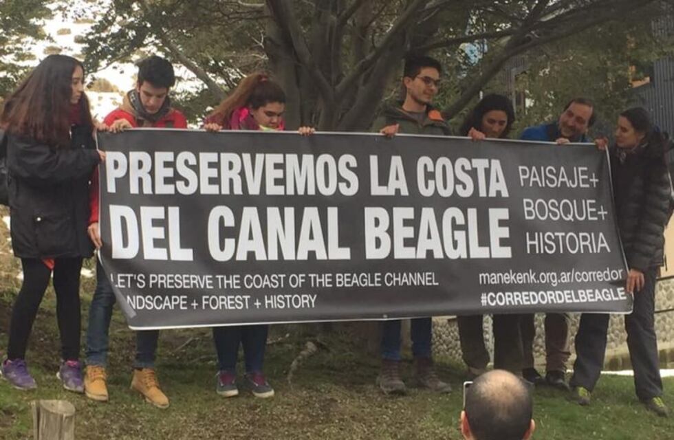 Corredor del Beagle: ambientalistas marcharon en en defensa del patrimonio natural y cultural