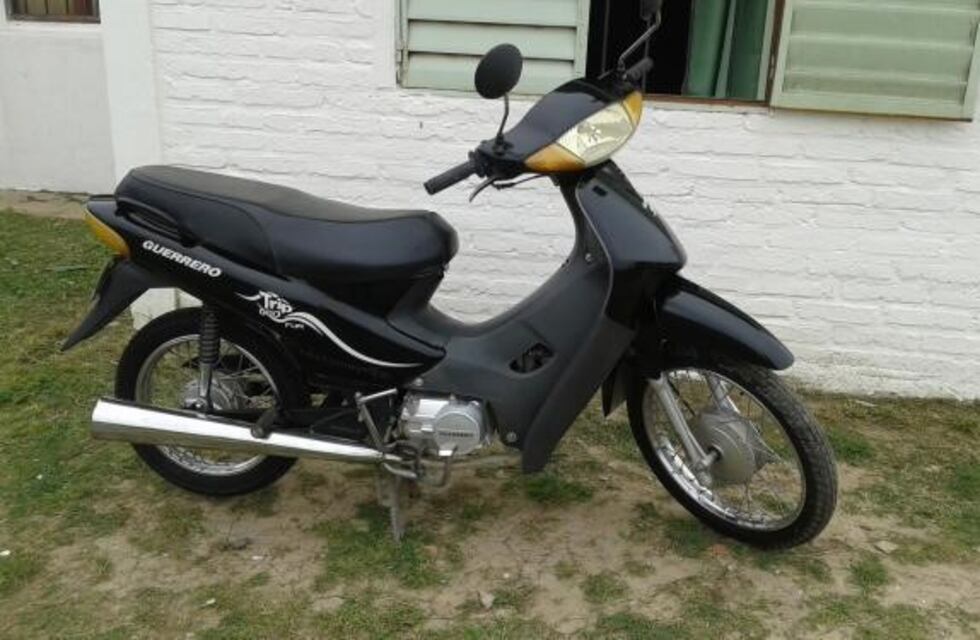 Una docente fue a trabajar en moto y se la robaron en el patio de la escuela