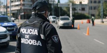 Controles callejeros en Córdoba por la cuarentena\u002E