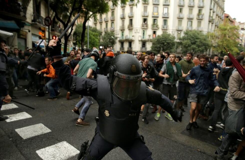 Referéndum en Cataluña: el gobierno catalán denuncia más de 844 heridos por choques con la Policía