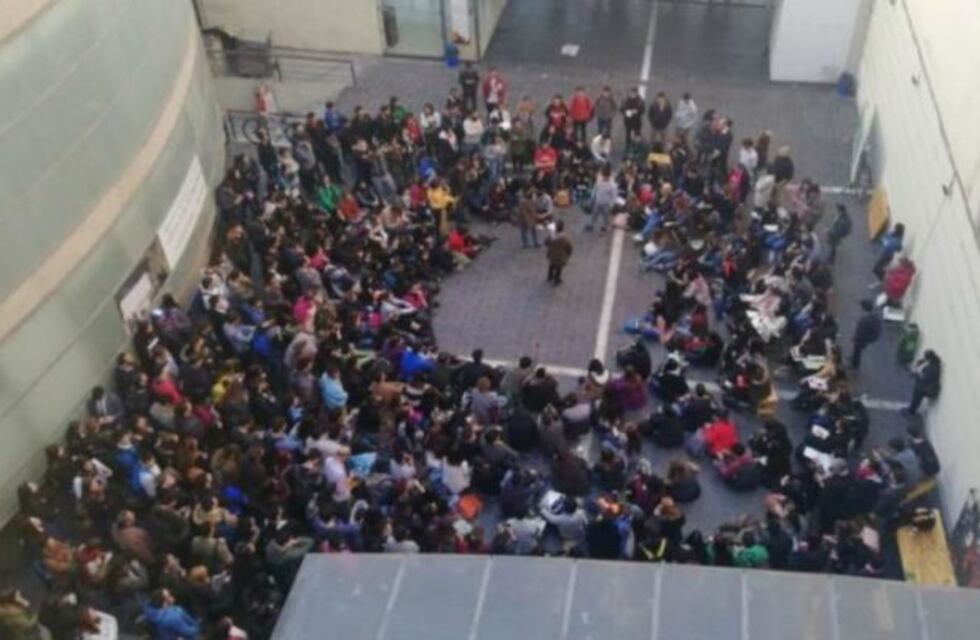 Franja Morada repudió los hechos por la evacuación de la facultad de Derecho