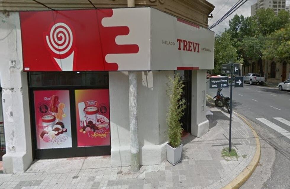 Menores de edad asaltaron una heladería céntrica