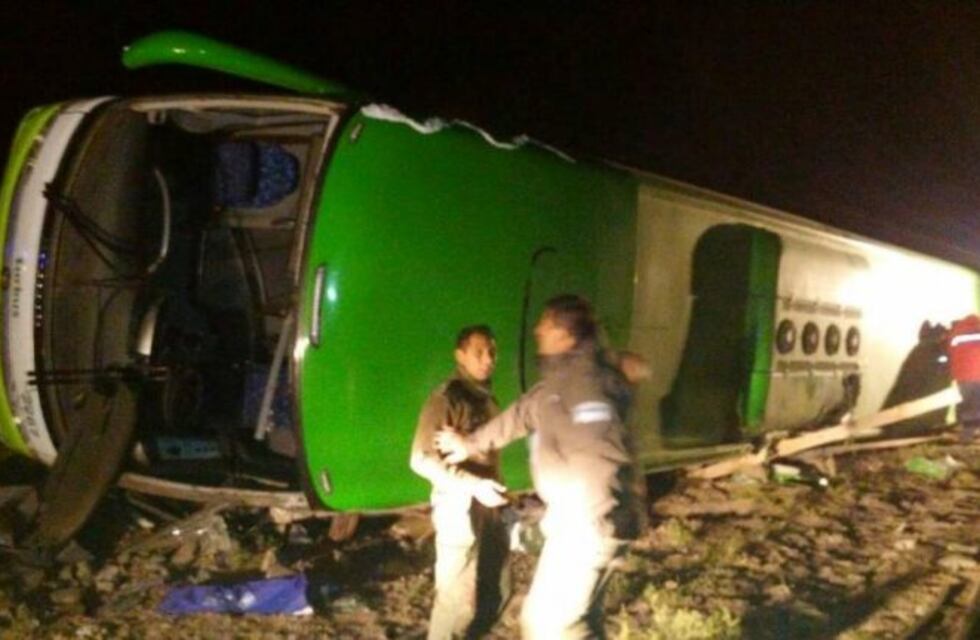 Cornejo decretó duelo provincial por el vuelco del micro en Horcones