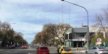 El confinamiento y cierre de actividades consideradas no esenciales termina el domingo 30.