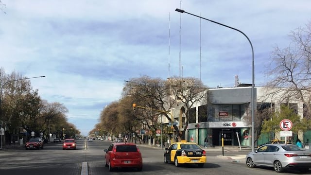 El confinamiento y cierre de actividades consideradas no esenciales termina el domingo 30.