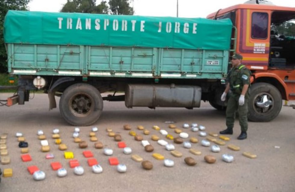 Desbaratan red que proveía droga a Córdoba: secuestran 50 kilos de cocaína y 25 de marihuana