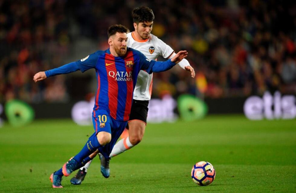Con un doblete de Messi, el Barcelona le ganó 4-2 al Valencia como local
