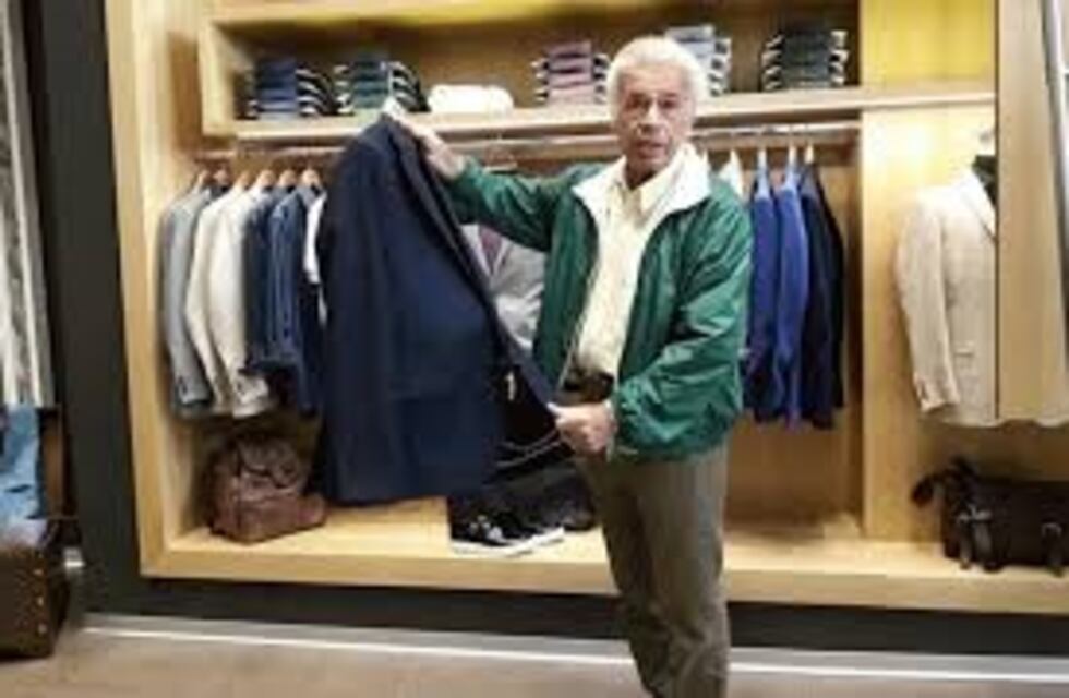 "Estaba muy cansado, se durmió tres veces en el negocio", dijo la peluquera de De la Sota