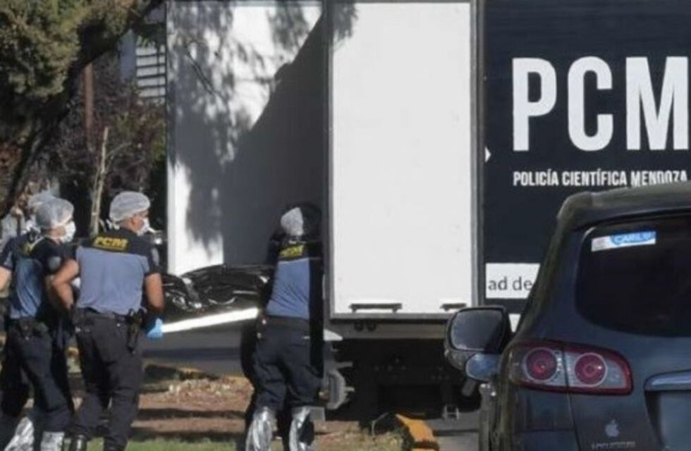Un obrero cayó desde un techo de un tinglado y murió