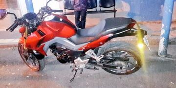 La Honda CB fue secuestrada y trasladada a la Comisaría 12°\u002E (@policia_fe)