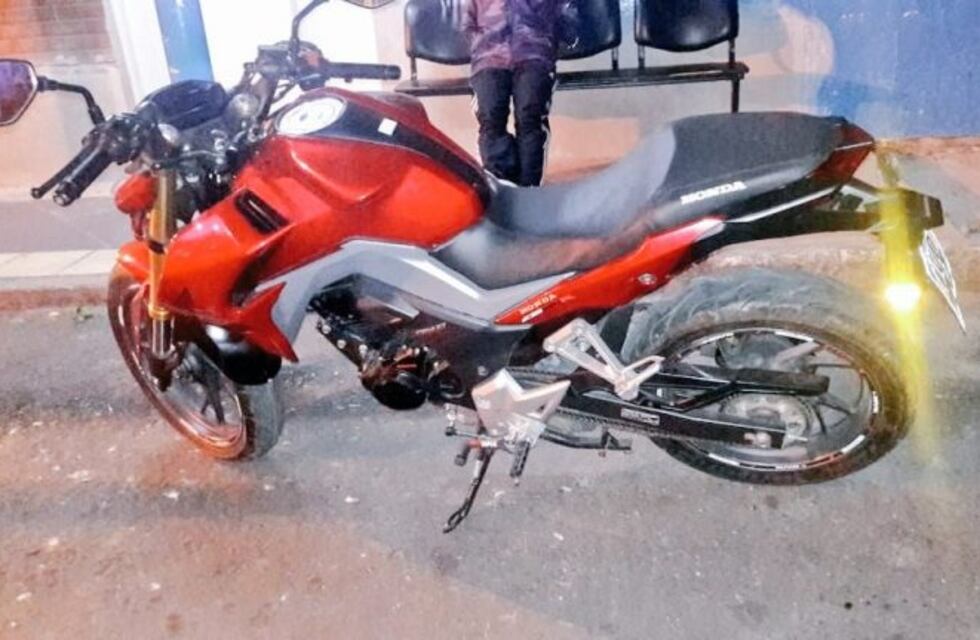 Lo paró la policía, quiso sobornarlos y luego amenazó con hacerlos echar