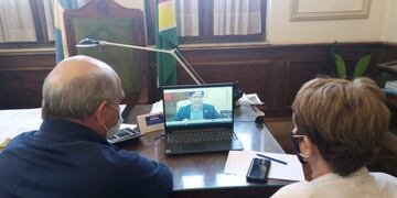 KICILLOF Y SU GABINETE EN ZOOM CON TRES ARROYOS
