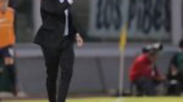 ARG12. Cu00d3RDOBA (ARGENTINA), 15/12/2016.- El director tu00e9cnico de Rosario Central, Eduardo Coudet, da instrucciones a sus jugadores hoy, jueves 15 de diciembre de 2016, durante un partido por la final de la Copa Argentina entre River Plate y Rosario Central, en el estadio Mario Alberto Kempes de Cu00f3rdoba (Argentina). EFE/Nicolu00e1s Aguilera