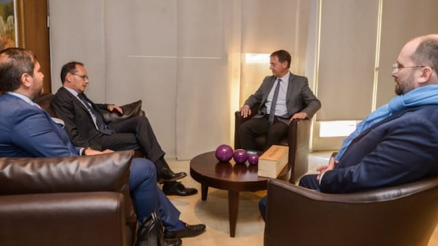 El intendente de la Ciudad de Mendoza, Rodolfo Suarez, en la reunión mantenida con el embajador de Italia, Giuseppe Manzo