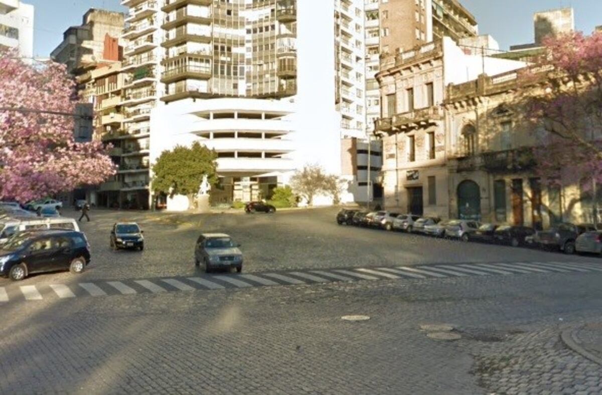 El episodio ocurrió este lunes por la noche en la zona de Sargento Cabral y Urquiza\u002E (Street View)