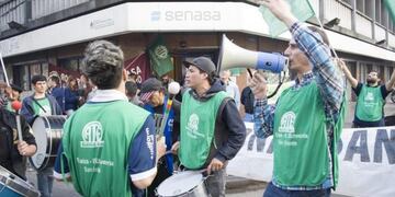 Empleados del Senasa acompau00f1aru00e1n la denuncia de Del Frade