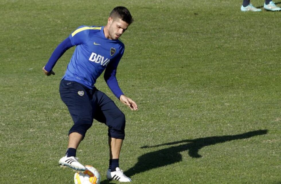 Gago volvió a entrenar y crece la expectativa por su vuelta el domingo