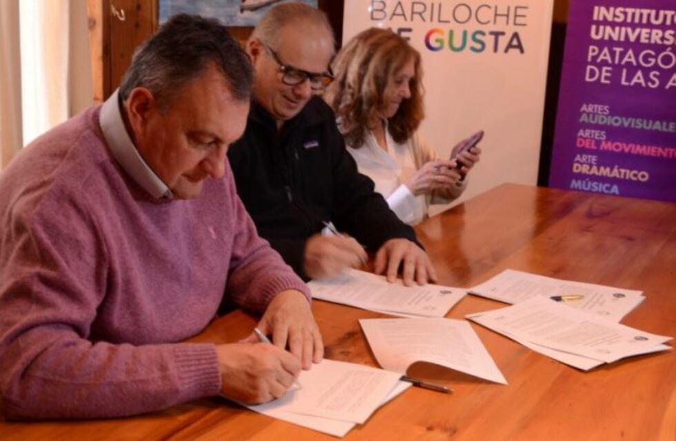 Bariloche donó tierras a la universidad de las artes