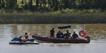 Buscan a un joven desaparecido en el río Luján