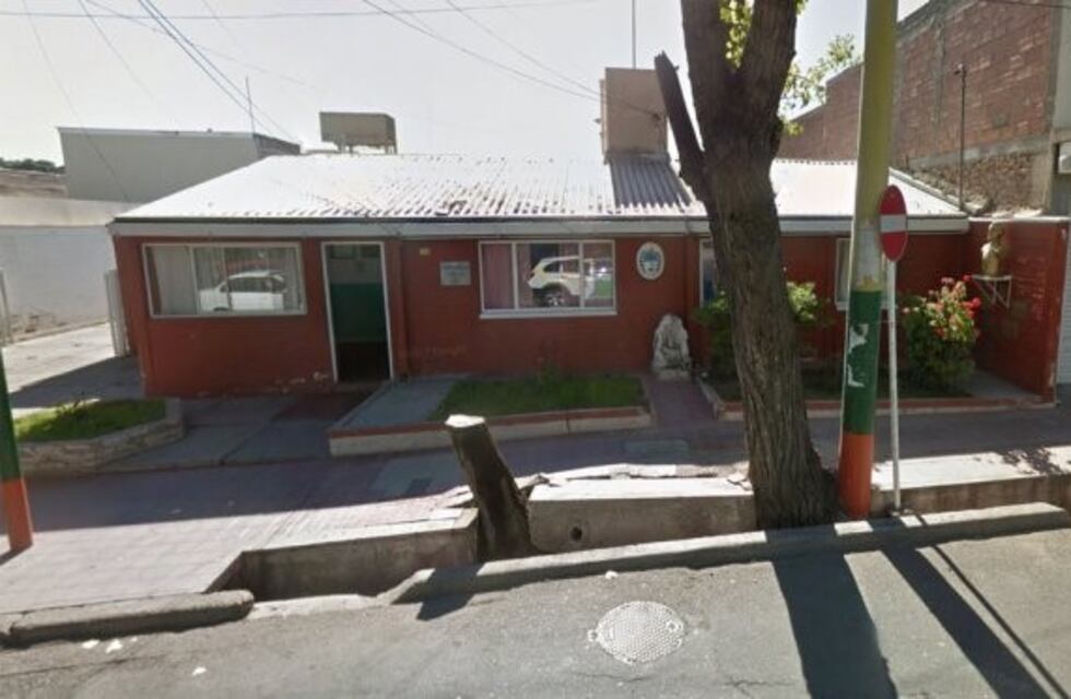 Depravado imparable: un detenido abusó de una policía en una Comisaría y hasta la mordió