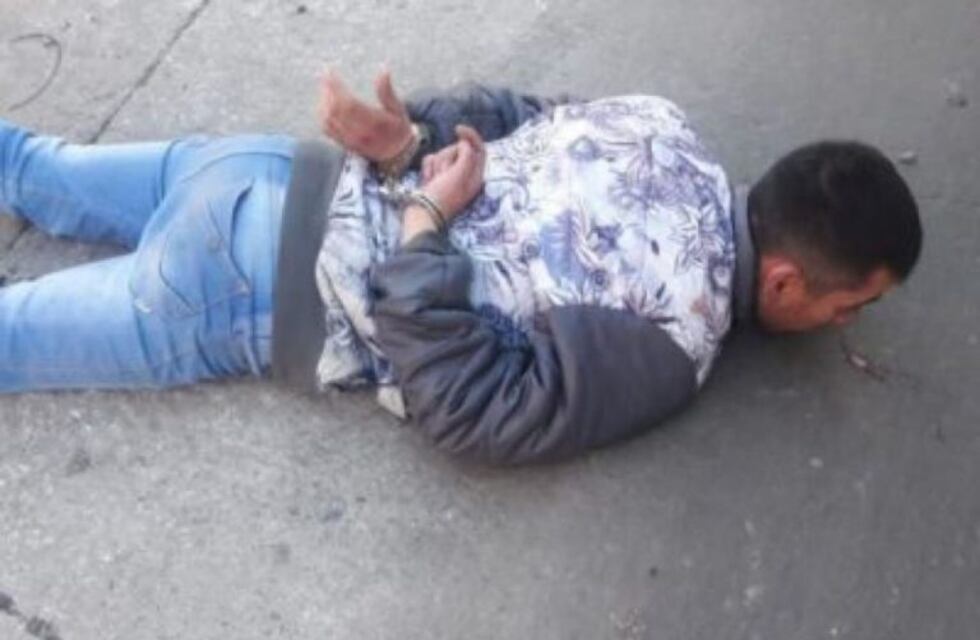 Intentó robar un súper chino y el dueño lo linchó