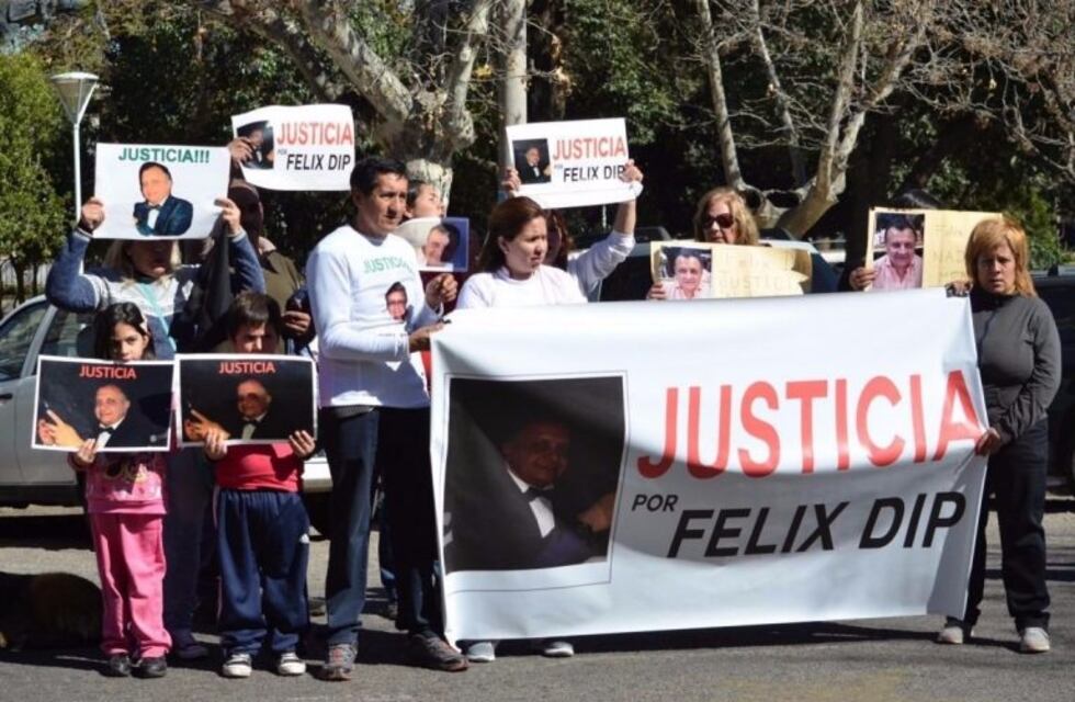 Familiares del estilista asesinado marcharon por tercera vez