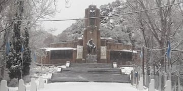 Postales de la nieve: el Manzano Histórico sorprendió con un manto blanco