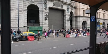 Evacúan Retiro por una amenaza de bomba\u002E