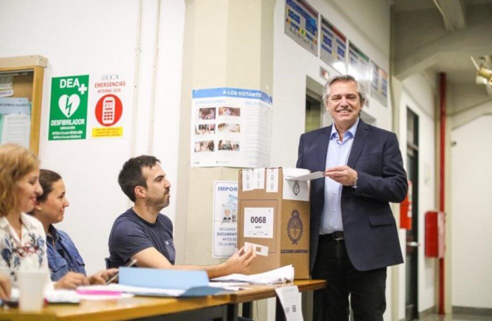 Alberto Fernández se mostró confiado y lloró al recordar a Néstor Kirchner