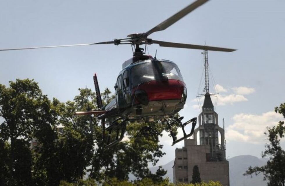 La mujer policía que salió a "pasear" en el helicóptero oficial aún no pagó la multa