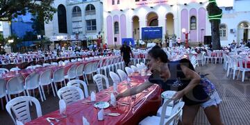 Mesa solidaria en Posadas\u002E (primera edicion=