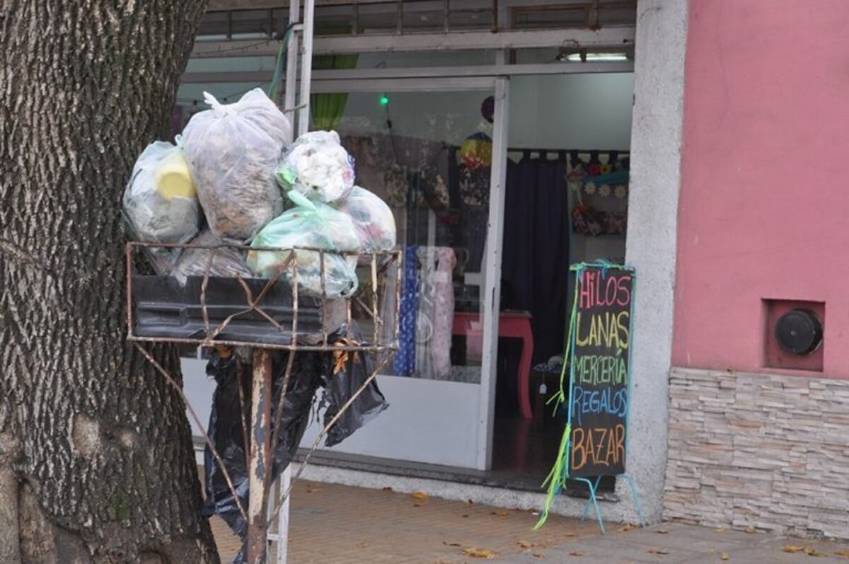 Recolección de residuos, reparto de correo y traslado de caudales, entre los servicios comprometidos\u002E (Archivo)