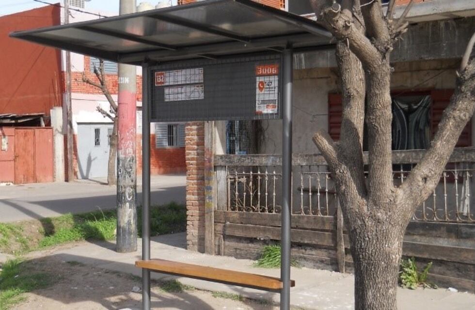 Replicarán en la ciudad el modelo de garitas de colectivos de Rosario